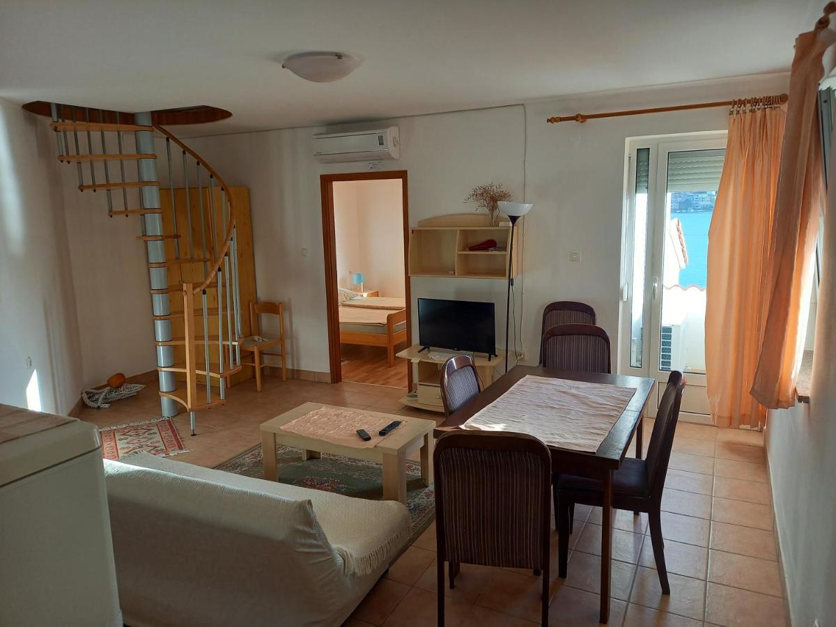 Apartman Supetarska Draga Appartement Buitenkant foto