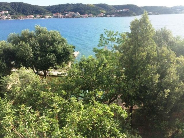 Apartman Supetarska Draga Appartement Buitenkant foto