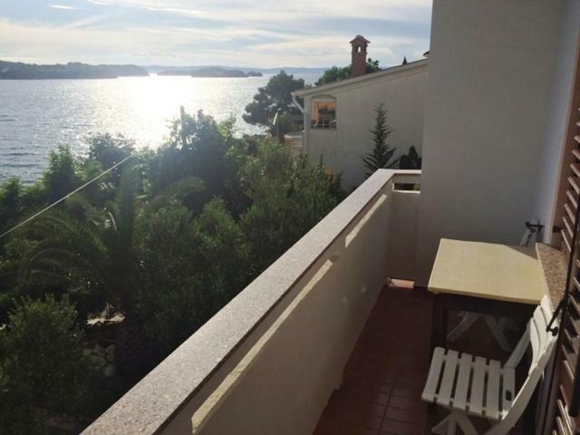 Apartman Supetarska Draga Appartement Buitenkant foto