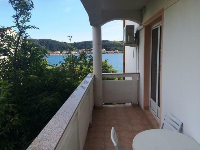 Apartman Supetarska Draga Appartement Buitenkant foto