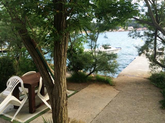 Apartman Supetarska Draga Appartement Buitenkant foto