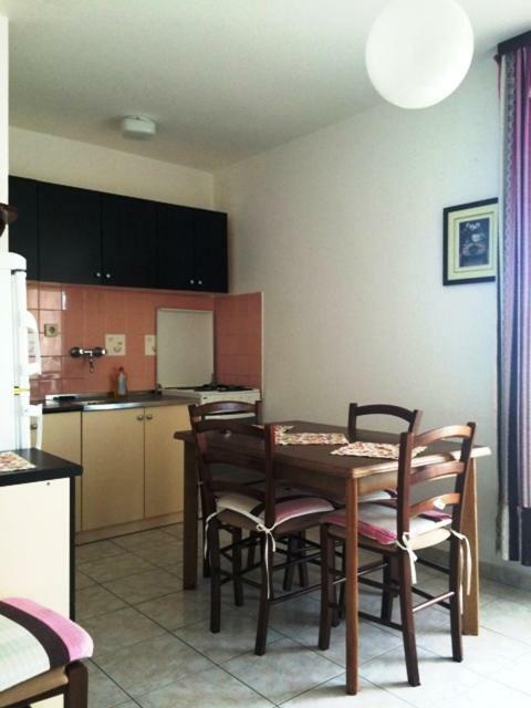 Apartman Supetarska Draga Appartement Buitenkant foto